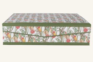 Elegant tidy Italian colored paper